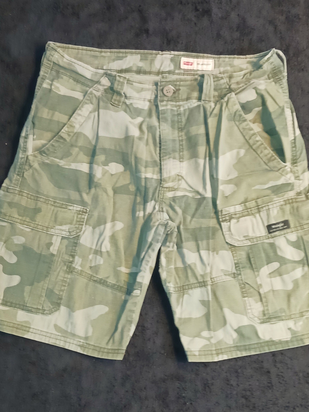 Wrangler Men's Green Camouflage Cargo Shorts